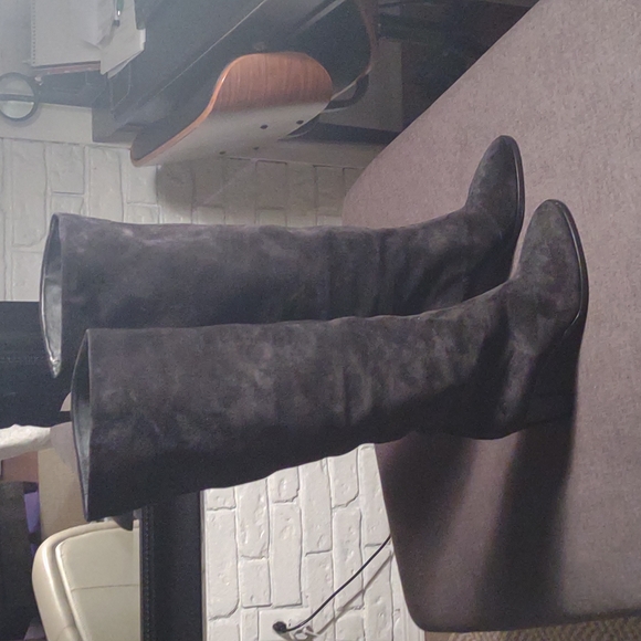 Vince Casper black suede boots - Picture 2 of 6